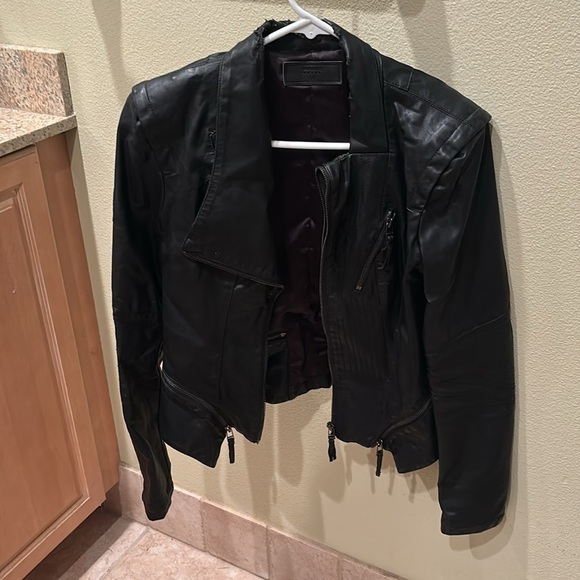 BlankNYC woman's small leather coat - Picture 9 of 16